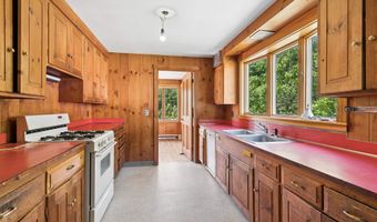 817 Gulf Rd, Barnard, VT 05031