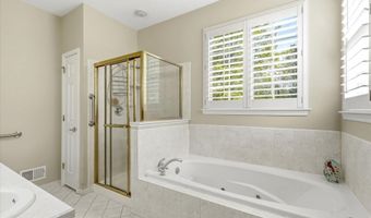 39 NEWPORT St, Barnegat, NJ 08005