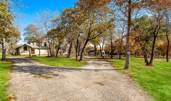 357 Whispering Oaks Dr, Adkins, TX 78101