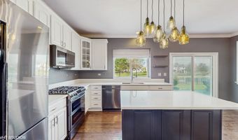 8 GEORGETOWN Ct, Algonquin, IL 60102