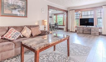 17 Crossmon St, Alexandria Bay, NY 13607