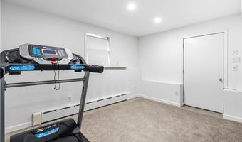 7 Jill Ct, East Providence, RI 02915