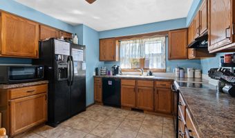 1742 E SYLVAN Ave, Appleton, WI 54915