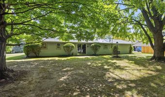 405 Hilltop Dr, Angola, IN 46703