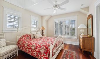 73 E 25th St, Avalon, NJ 08202