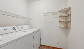 4255 Eisenhower Ln 17, Ames, IA 50010