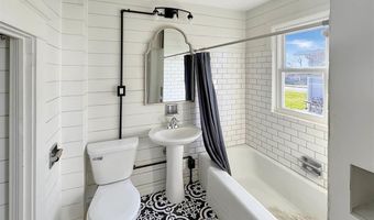 1614 13th St, Bedford, IN 47421
