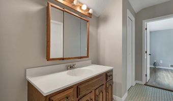 16 Old Manchester Rd, Amherst, NH 03031