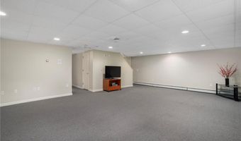 95 River Farm Dr, East Greenwich, RI 02818