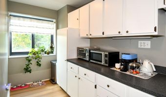 1300 S ARLINGTON RIDGE Rd 204, Arlington, VA 22202