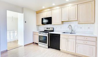 12 Van Gogh Ln, Airmont, NY 10901