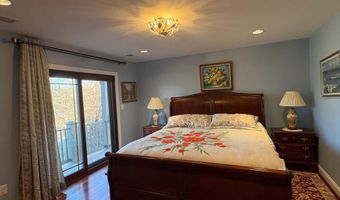 2445 S KENWOOD St, Arlington, VA 22206