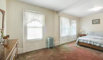 819 KENNEDY Blvd, Bayonne, NJ 07002