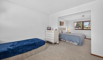 89 S Clarendon Ave, Addison, IL 60101