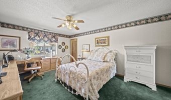 17832 Windsor Ln, Anderson, CA 96007