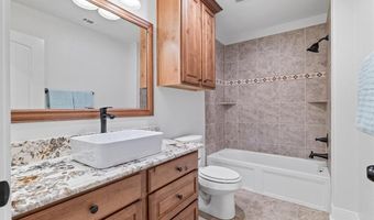 402 N Parkway Dr, Alvarado, TX 76009