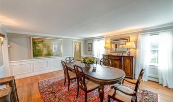 178 S Bayview Ave, Amityville, NY 11701