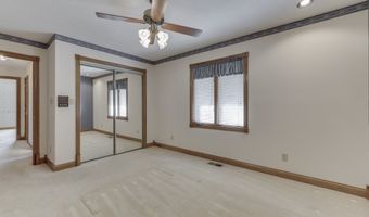 8896 Classic View Dr, Indianapolis, IN 46217