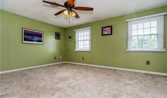 100 Scenery Ln, Johnston, RI 02919