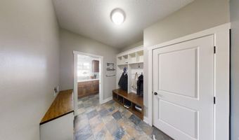 5962 Deer Hollow Rd, Auburn, IN 46706