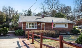 4415 ROUNDHILL Rd, Alexandria, VA 22310