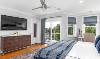 100 Algonquin Rd 5, Narragansett, RI 02882