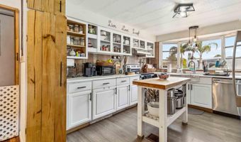 901 Laurel Cir, Barefoot Bay, FL 32976