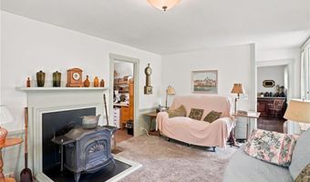 364 Abbott Run Valley Rd, Cumberland, RI 02864