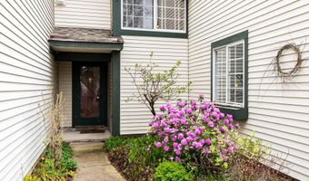 26 Lake Forest Dr, Burlington, VT 05401