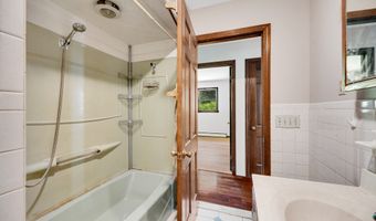 6 Victoria Dr, Colchester, CT 06415