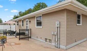 1718 SCHAEFER Cir, Appleton, WI 54915