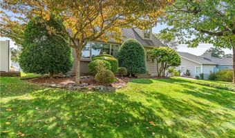 124 Longview Dr, Cranston, RI 02920