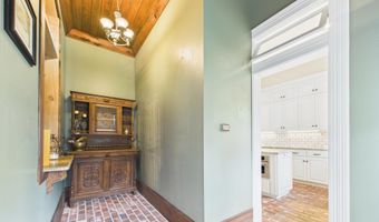 501 Fairview Ave, Abbeville, LA 70510