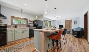 4 Clark Island Rd, Amherst, NH 03031