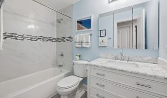 1132 S Fernandez Ave, Arlington Heights, IL 60005