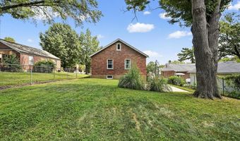8025 McGee St, Affton, MO 63123