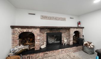 121 S 5th Ave, Brandon, SD 57005
