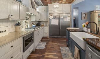 10820 W Sardis Rd, Bauxite, AR 72011