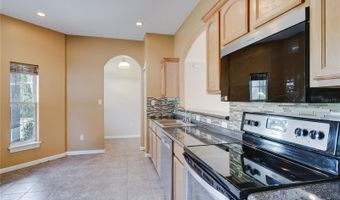 700 LAKE FRANCIS Dr, Apopka, FL 32712