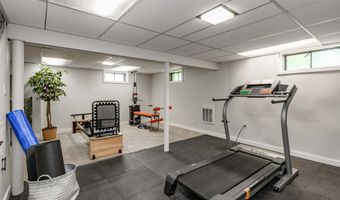 320 Spruce St, Cheshire, CT 06410