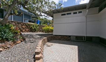 2419 St Louis Dr, Honolulu, HI 96816