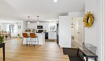 816 Riverside Dr, Augusta, ME 04330
