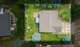 1800 S DERKS Dr, Appleton, WI 54915