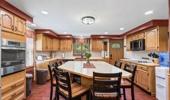 121 Maltbie Dr, Amsterdam, NY 12010
