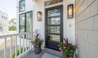93 E 11th St, Avalon, NJ 08202