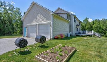 43 Skyline Rd, Bangor, ME 04401