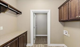4872 N Prestwick Ave, Bel Aire, KS 67226