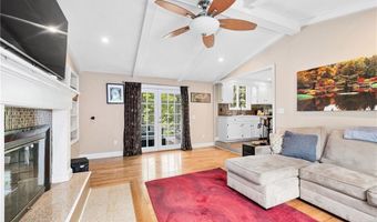 36 Daniel Dr, North Kingstown, RI 02852