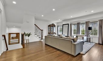 59 White Oak Ln, Aberdeen, NJ 07747