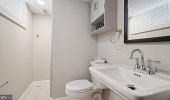 10 N HOMELAND Ave N, Annapolis, MD 21401